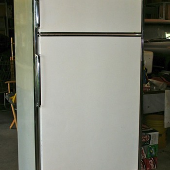 1957 Frigidaire Imperial Refrigerator - Kitchen