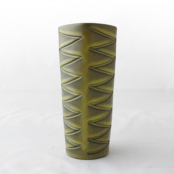 Helge Østerberg vase. Denmark 1950s/60s - Art Pottery
