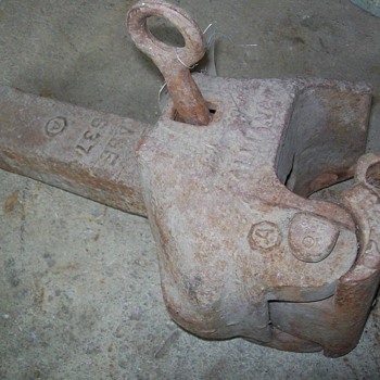 Knuckle coupler