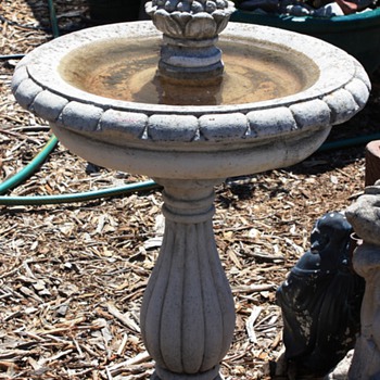 Birdbath - 50s, maybe? - Animals