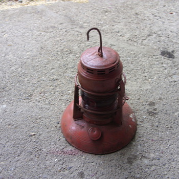 traffic gard oil lantern with red glass
