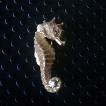 A lovely Seahorse - Fine Jewelry