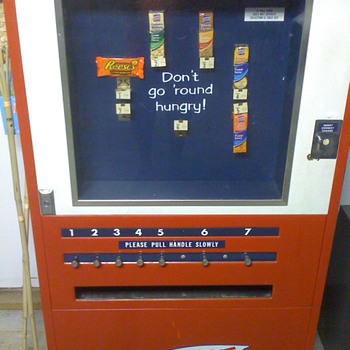 Lance Vending Machine - Coin Operated