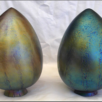 2 IRIDESCENT ART GLASS SHADES - LOETZ ?? TIFFANY??????? - Art Glass