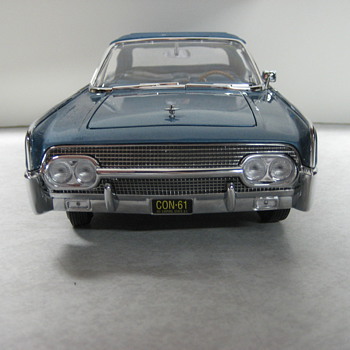 1961 Lincoln Continental Four Door Convertible Die-cast - Model Cars
