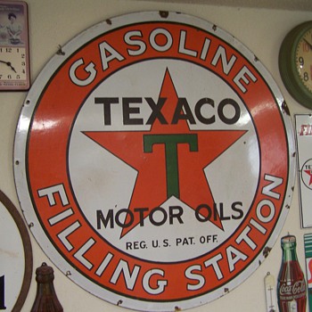 Texaco Gasoline Filling Station