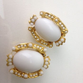 Vintage mill glass clip on earrings