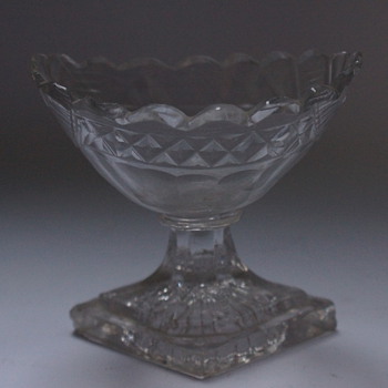 Pedestal Salt Boat - Glassware