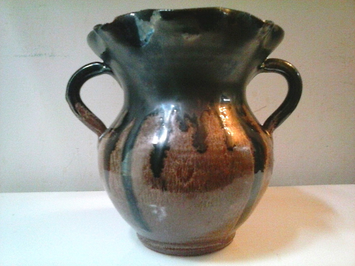 A.R. Cole Pottery Sanford North Carolina/5.5" Brown Drip Glaze Ruffle