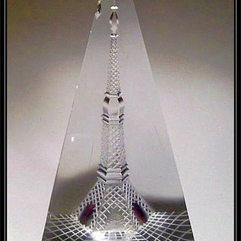 Bohemian Art Glass ( Czech ) -- Eiffel Tower ?? - Art Glass