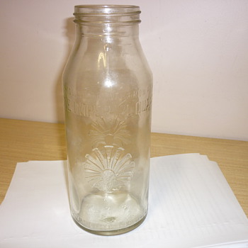 One Imperial quart Shell clam oil bottle