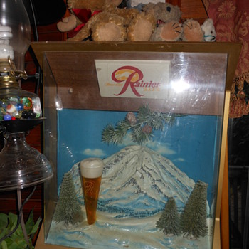 Rainer Beer lighted sign and wall plaque sign - Breweriana