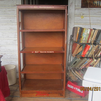 Wood Toms peanuts display. - Advertising