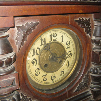VERY OLD WOODEN CLOCK(WALL) IN THE FAMILLY FOR 100 YEARS MINIMUM ANY ONE KNOWS ANYTHING?
