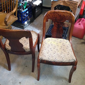 A pair of Vintage Wood Chairs. - Furniture