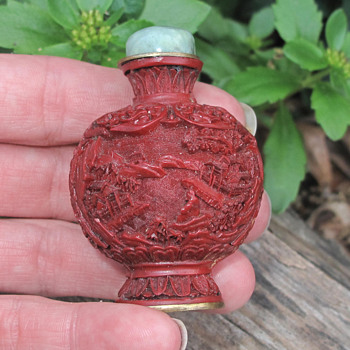 DYNASTY??  chinese Snuff Coral & Jade Bottle with Ivory spoon What Dynasty???
