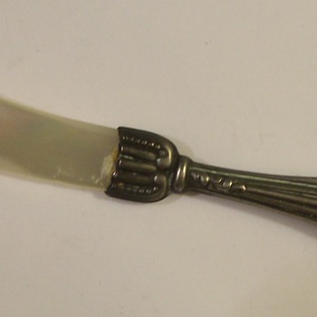 Old Pearl Bladed Sterling Silver Knife