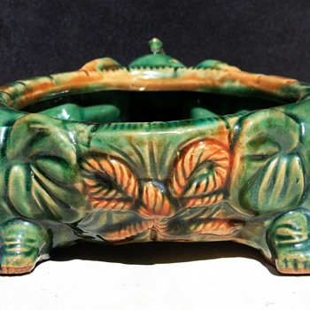 majolica baby elephant planter - Art Pottery