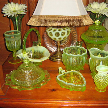 Various Fenton Cactus pieces and others... - Glassware
