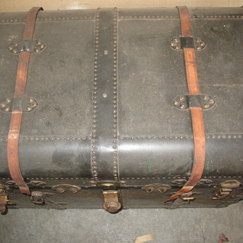 Vintage Trunk - Furniture