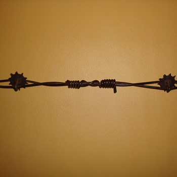 RARE BARBED WIRE SPLICE - Tools and Hardware