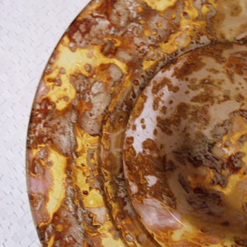 Unknown Era & Style (????)  -  Information Please ... - Art Glass