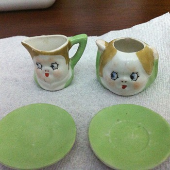 Tiny Tea Set ?????