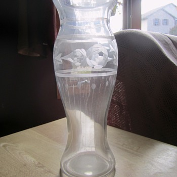 Pair of etched vases - Glassware
