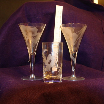 Dorothy THorpe stemware mystery - Glassware