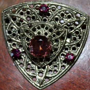 This brooch is another question mark.  It is so pretty and I would like to start wearing it.