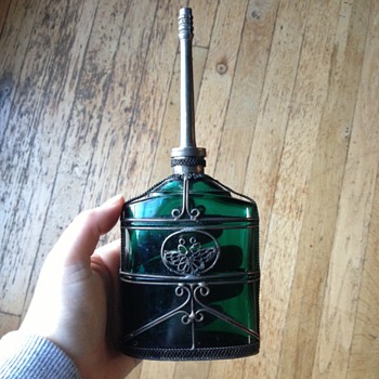 Snuff Bottle?  Oil Bottle?
