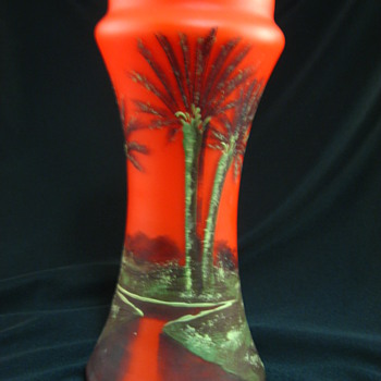 Vase similar to Warrens - Art Glass