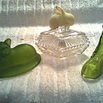 Tchotchke Heaven !! / Fenton and Westmoreland Glass / Unknown Age - Glassware
