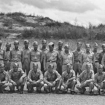 Army Pilots and support group Western China 1944 maybe?
