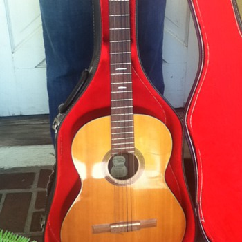 HERE'S YOUR CHANCE to see a Very Rare Vintage 1967 Guild Mark III classical guitar that just became available!