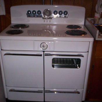 1951 Perfection Electric Range