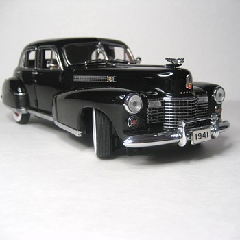 1941 Cadillac Fleetwood Series Sixty Special Die Cast Replica - Model Cars