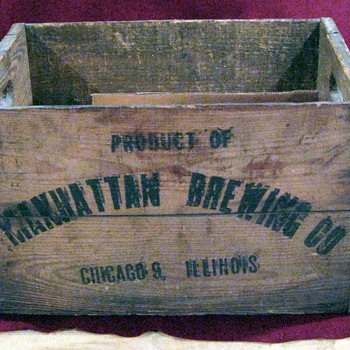 Manhattan Brewing of Chicago, Wood Crate - Breweriana