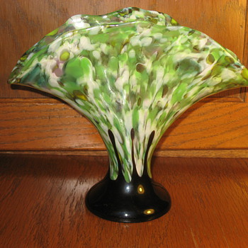 Kralik--not Ruckl--fan vase - Art Glass