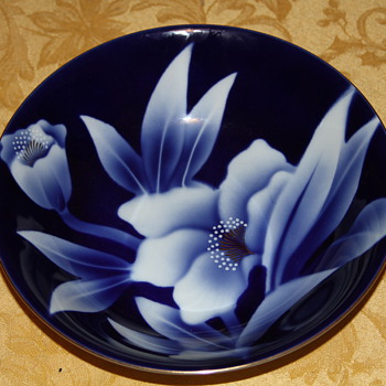 Japan Blue floral and gold bowl