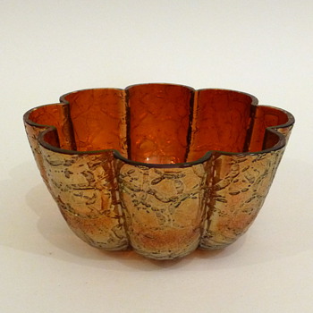 Red crackle bowl - Art Glass