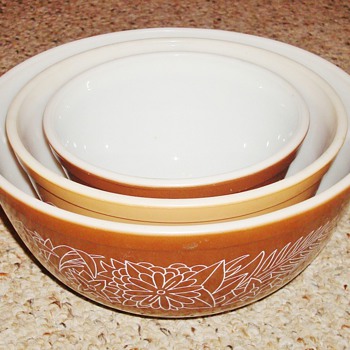 Woodland Pyrex Bowls