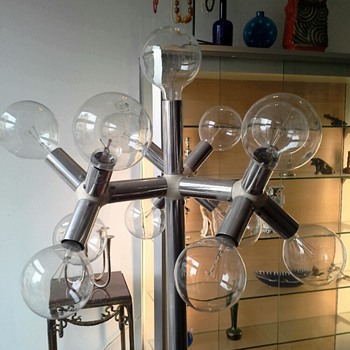 atomic floor lamp designed by trix and robert haussmann - Lamps