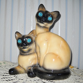 SIAMESE CAT T.V. LAMP