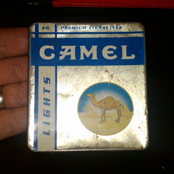 Camel Light cigarette tin - Advertising