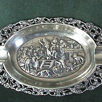 Dutch Sterling ~ Repousse & Ajoure 'Ash Tray' 1911 - Silver