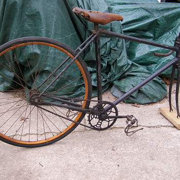 1 OLD BIKE-WHY THE WOOD RIMS-ANYBODY KNOW WHO BSA IS?