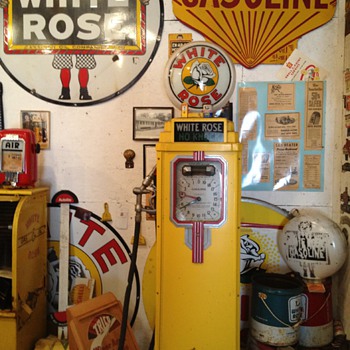 White Rose and Pump