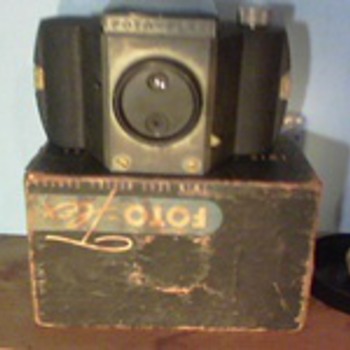 1955 Foto-Flex Twin Lens Reflex Camera - Cameras