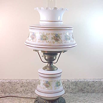 Quoizel Abigail Adams Milk Glass Table Lamp GWTW Style Electric 1973 - Lamps